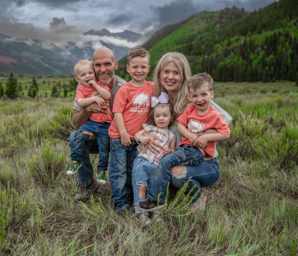 Grandpa and Grandma with grandchildren family photography in Telluride, Colorado Alicia Pfaff Photography